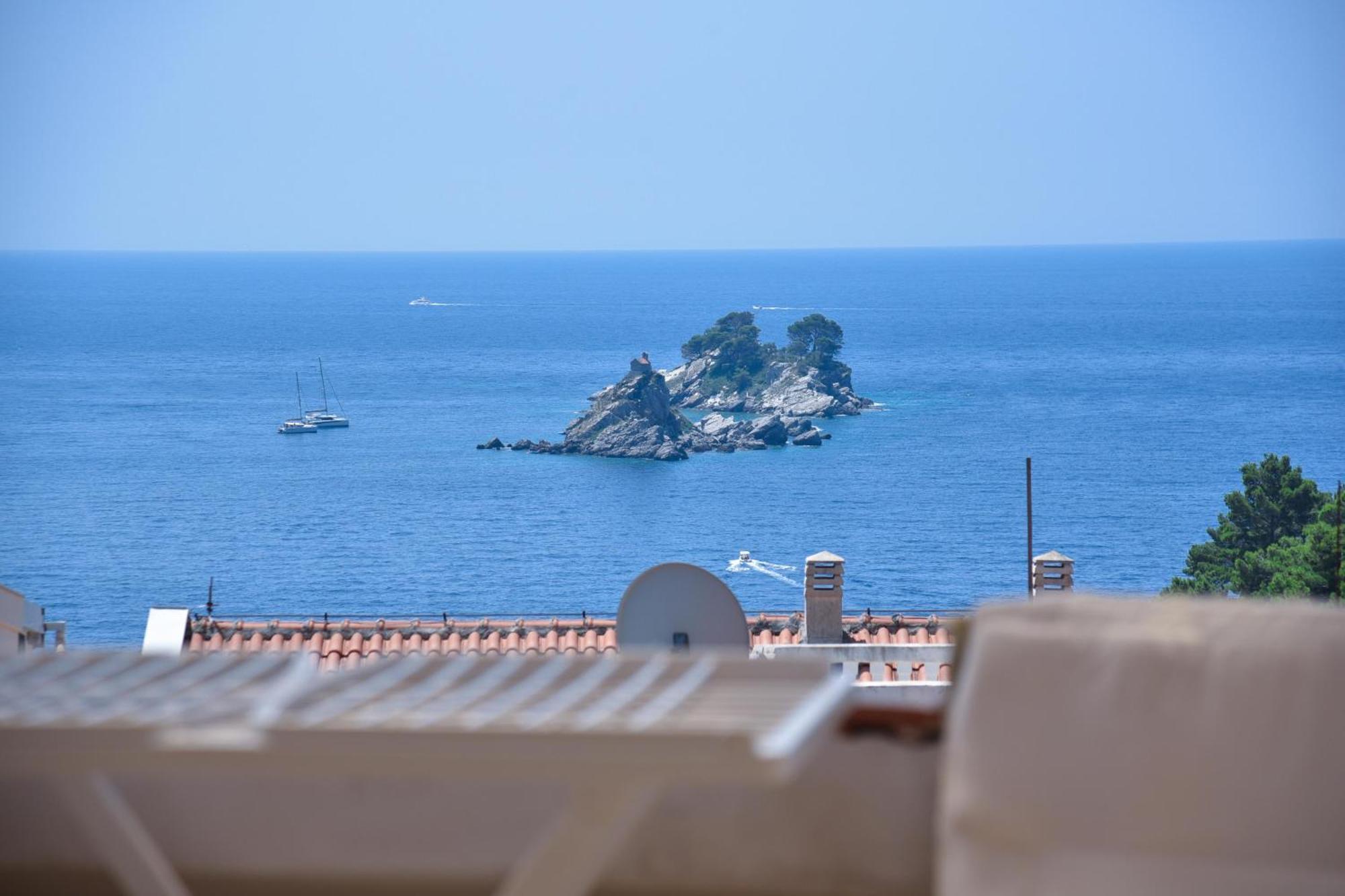 Vila Apartments Lidija Petrovac Exterior photo