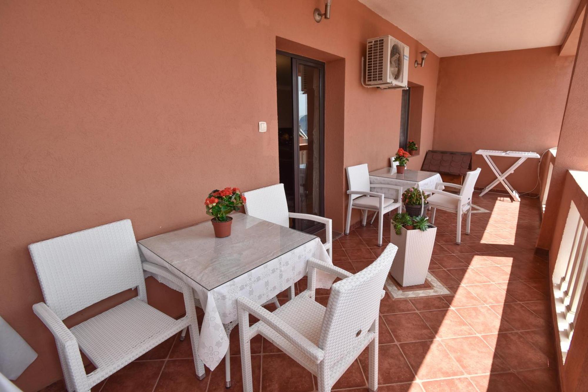 Vila Apartments Lidija Petrovac Exterior photo